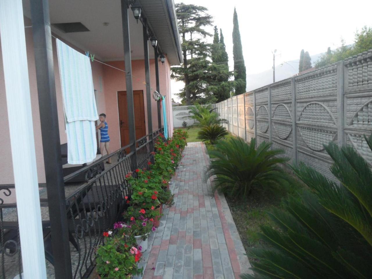Galina Guest House Alakhadzi Exterior foto